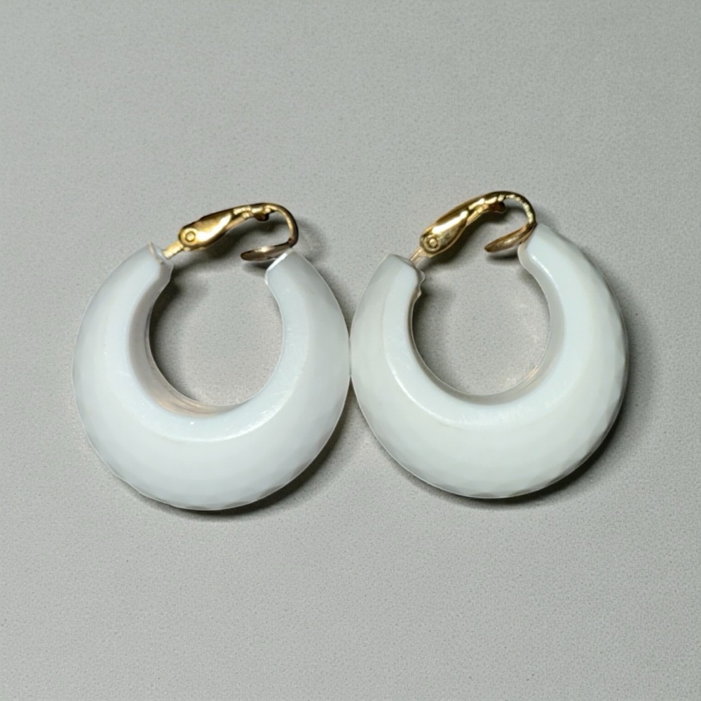Vintage Crown Trifari Style White Lucite Puffy Hoop Clip-On Earrings